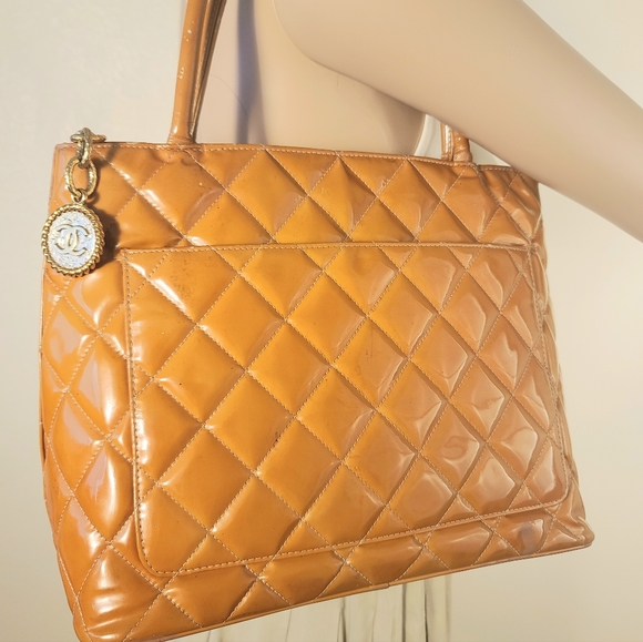 Chanel Medallion Quilted Brown Patent Leather Tote - Picture 2 of 16